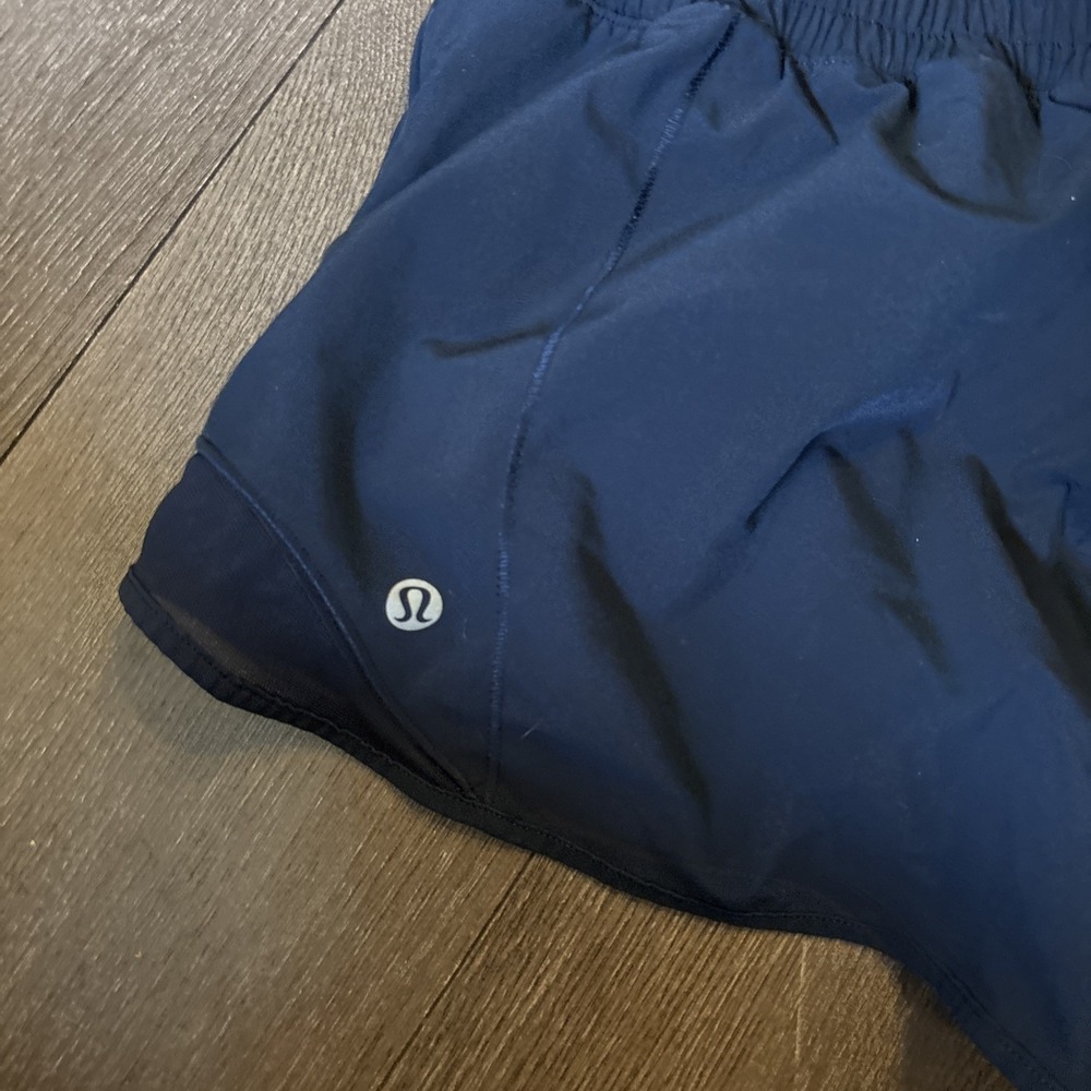 Lululemon Hotty Hot High-Rise Lined Shorts Navy Blue 4" Inseam Womens Size 6 Zip - Picture 5 of 6